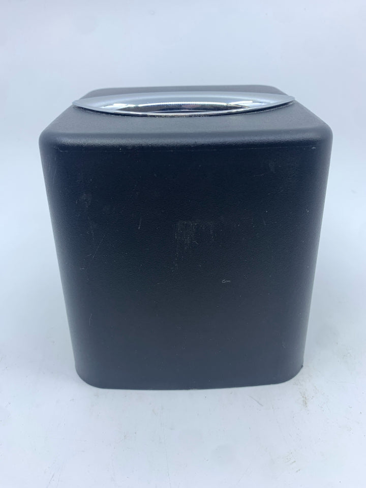 BLACK PLASTIC TISSUE BOX COVER.