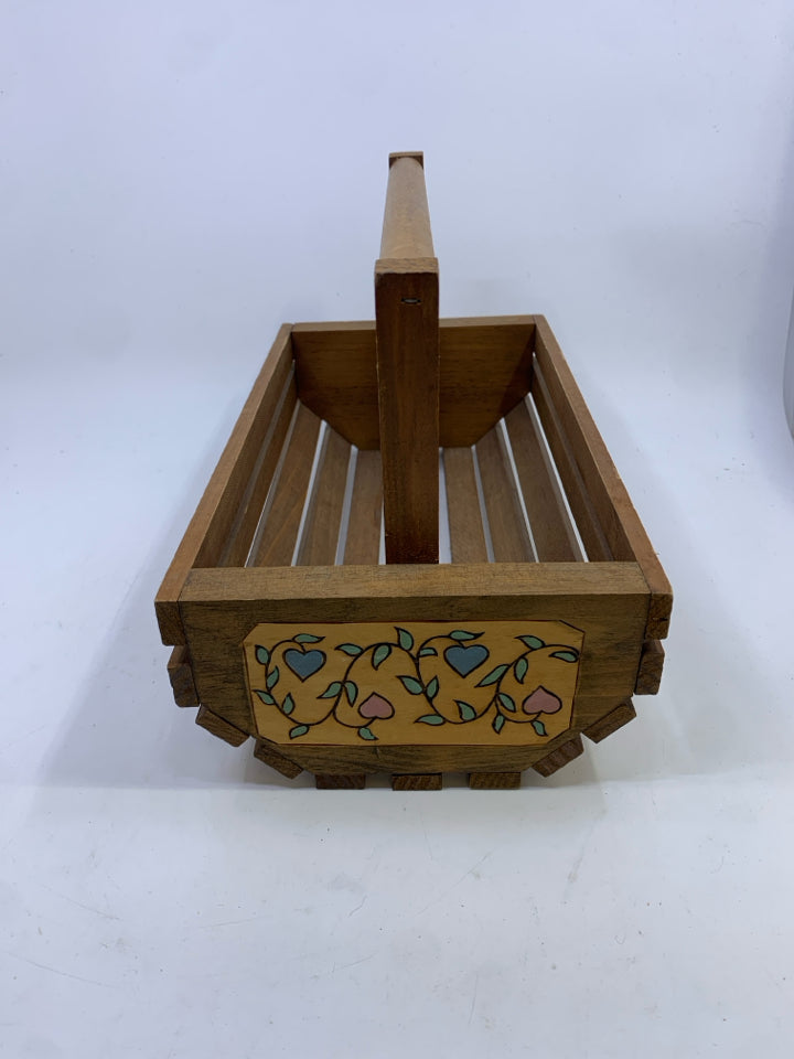 WOOD BASKET BLUE/PINK HEARTS ETCHING.