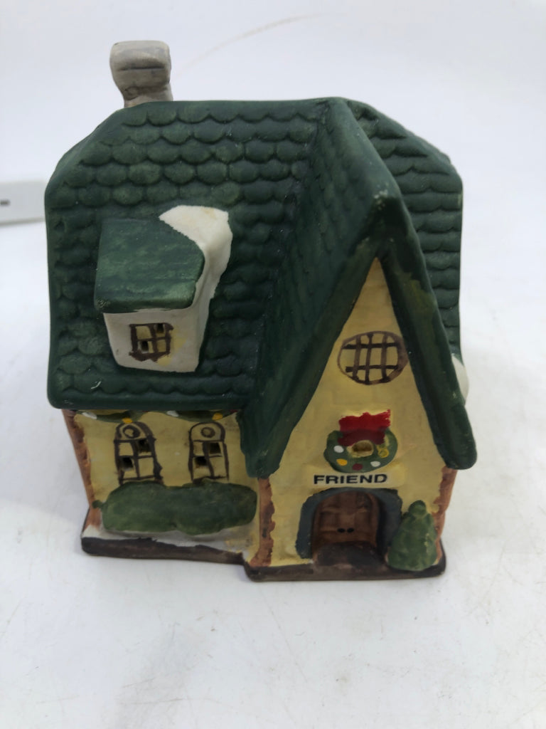 CERAMIC VILLAGE HOME "FRIENDS" GREEN ROOF.