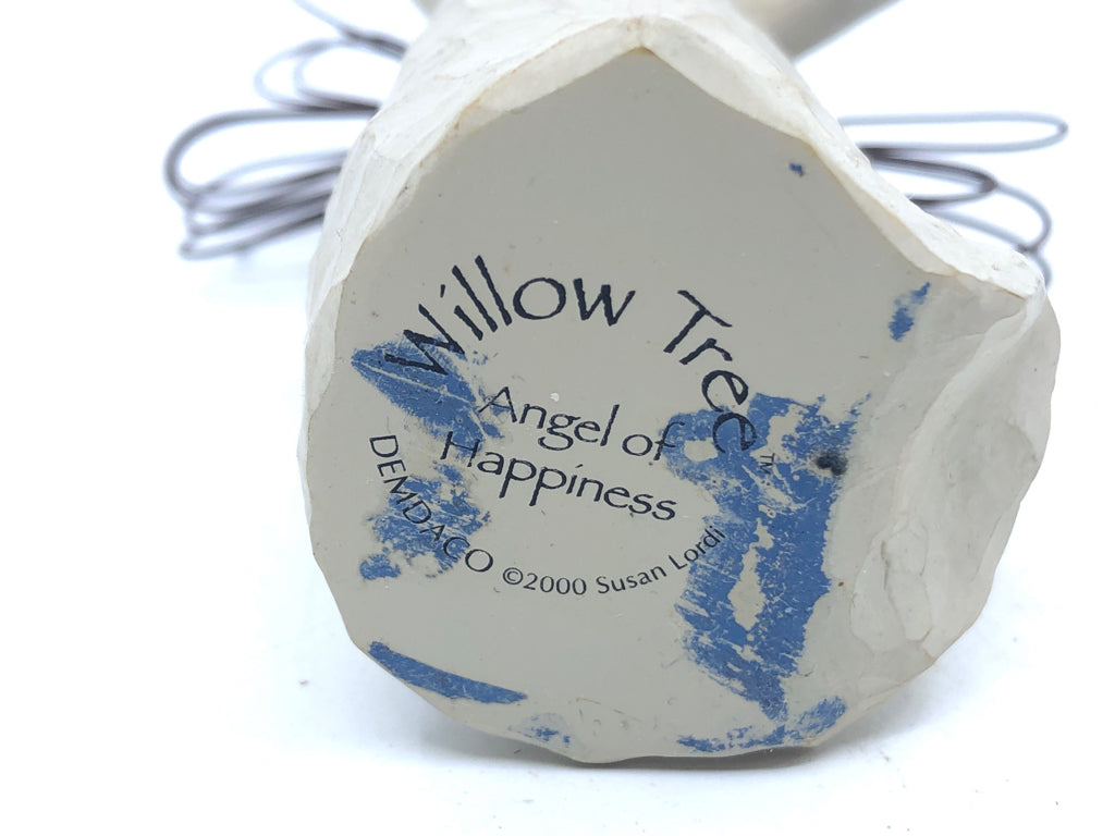 WILLOW TREE ANGEL OF HAPPINESS GIRL PUSHING HER HANDS TOWARDS EACHOTHER.