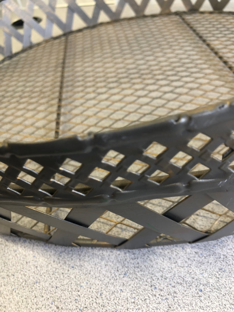 LARGE OVAL METAL BASKET W/ HANDLES.