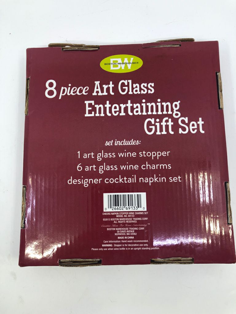 NIP 6 GLASS WINE CHARMS/NAPKIN SET/GLASS WINE STOPPER.