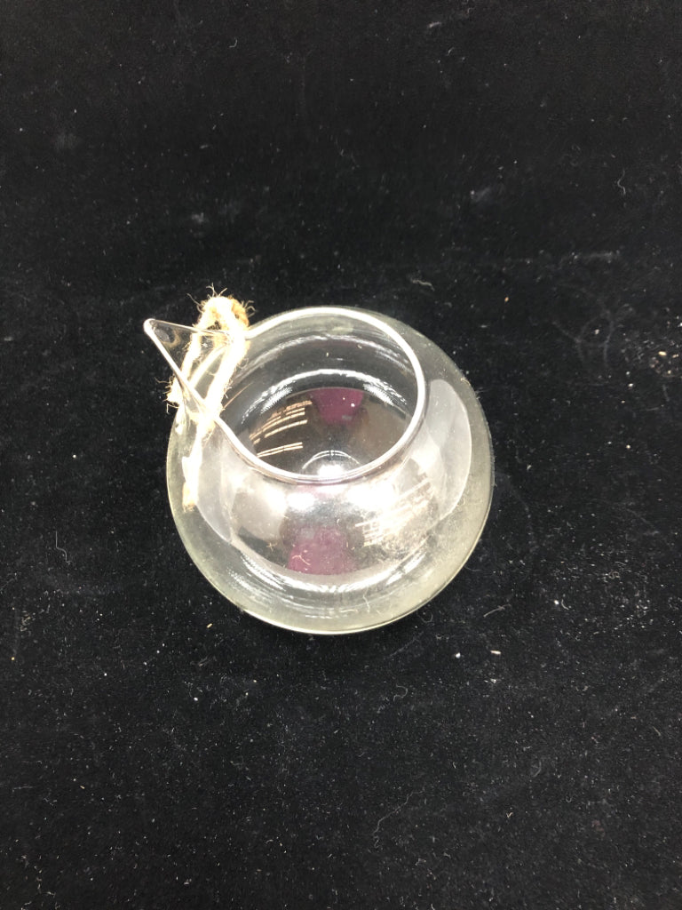 CLEAR PLANT TERRARIUM WALL HANGING.