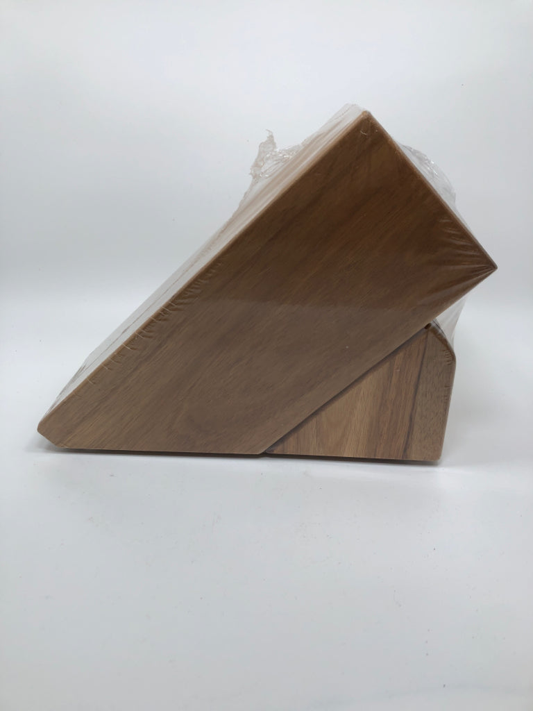 NIP WUSTOF KNIFE BLOCK.