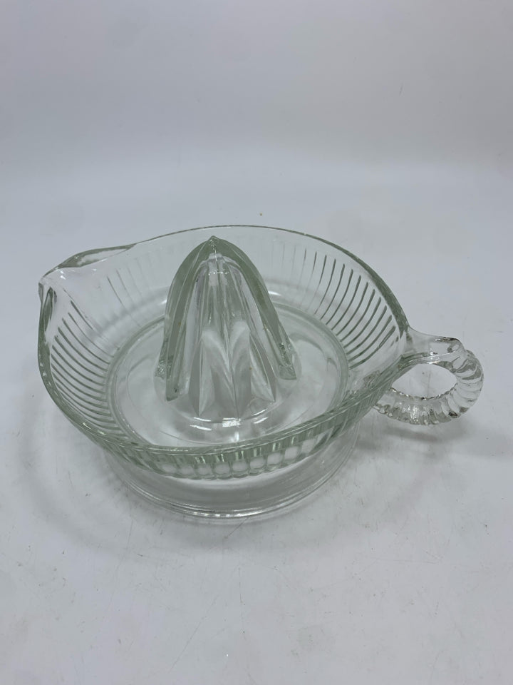 VTG CLEAR GLASS CITRUS JUICER.