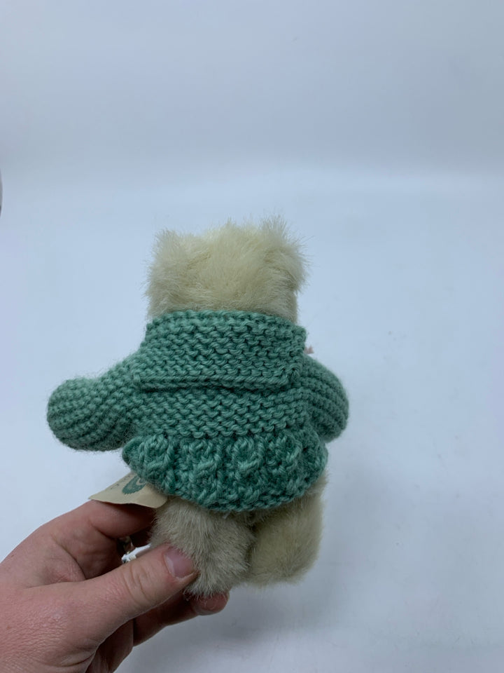 SMALL WHITE BEAR W/ GREEN SWEATER BOYDS BEAR.