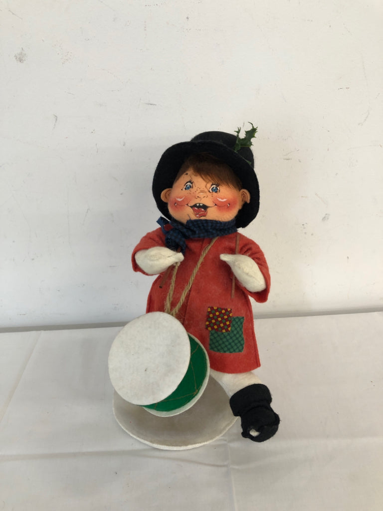 1997 ANNALEE LITTLE DRUMMER BOY IN RED COAT.