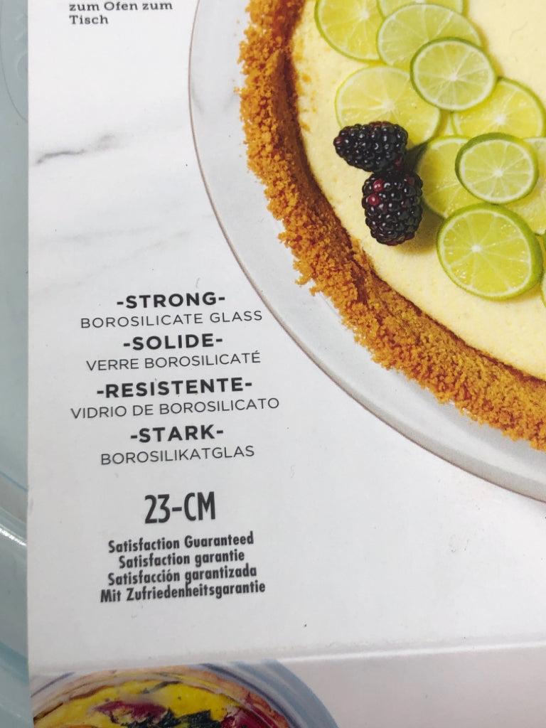 NIP OXO GLASS PIE PLATE W/LID.