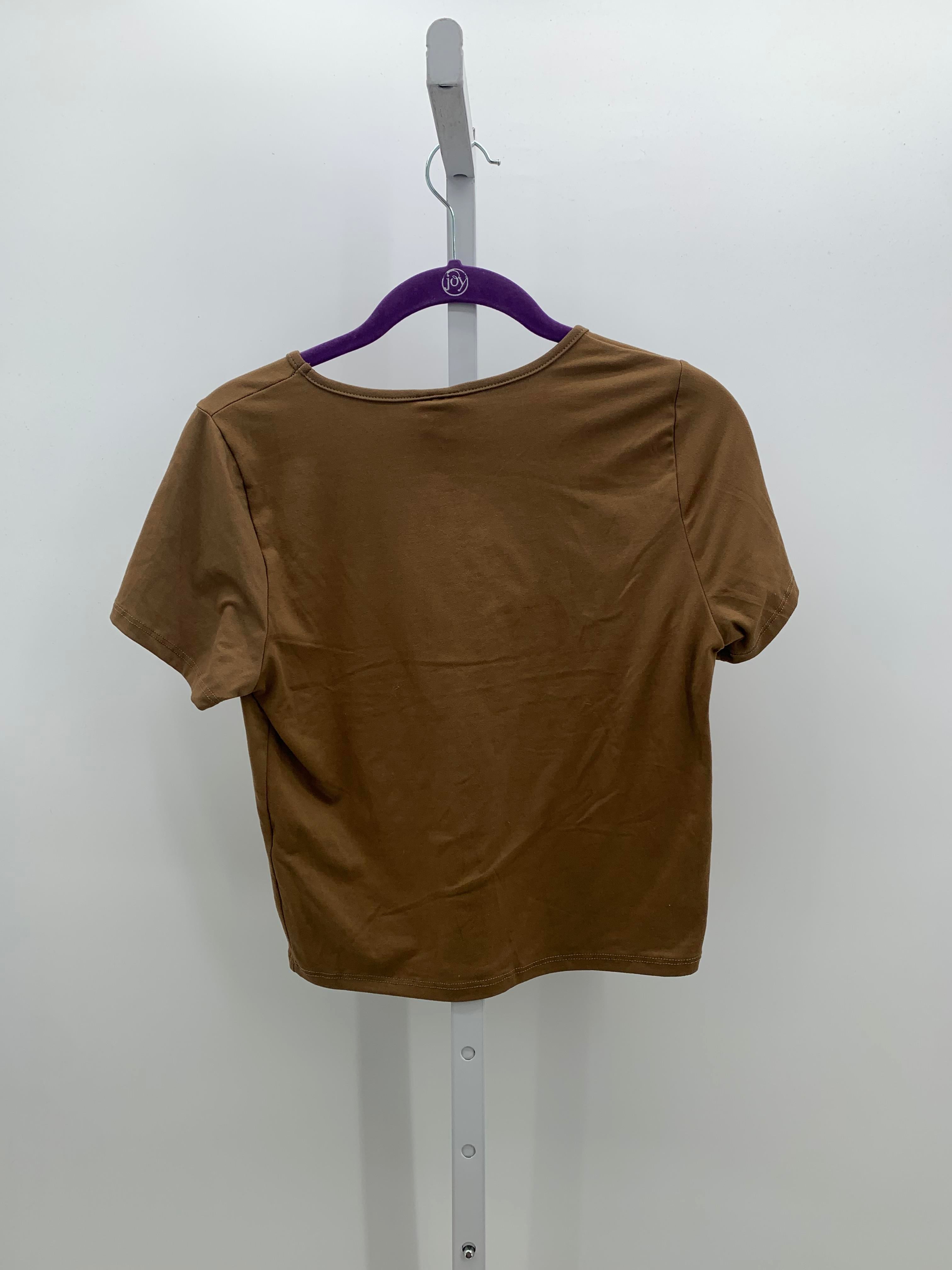 Size Medium Juniors Short Sleeve Shirt
