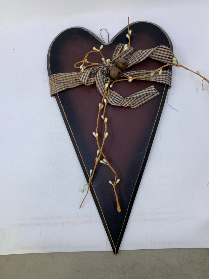 LARGE HEART WITH RIBBON & BELLS.