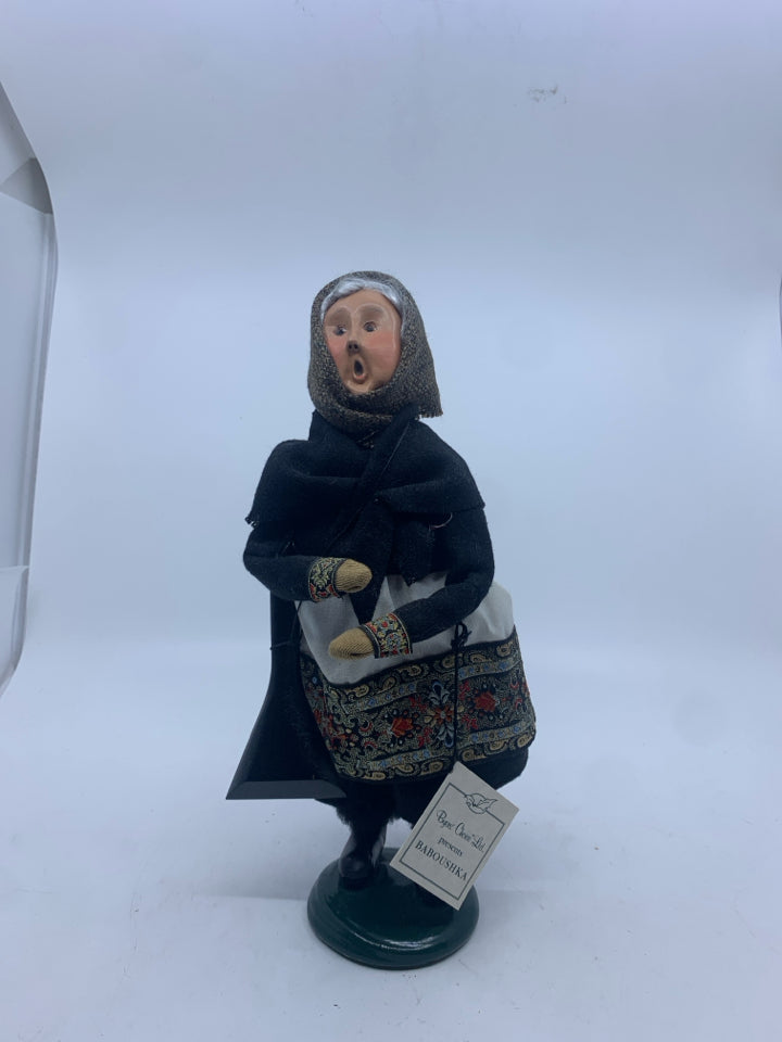 2001 BYERS CHOICE BABOUSHKA WOMAN.