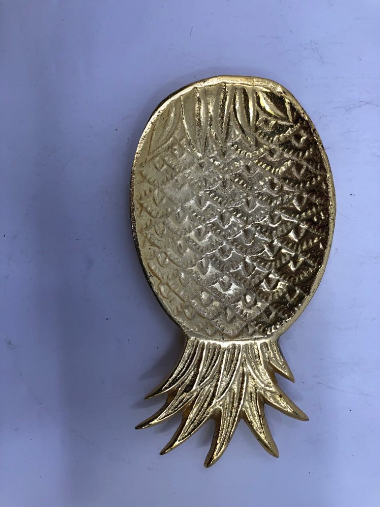 GOLD METAL PINEAPPLE CATCH ALL.