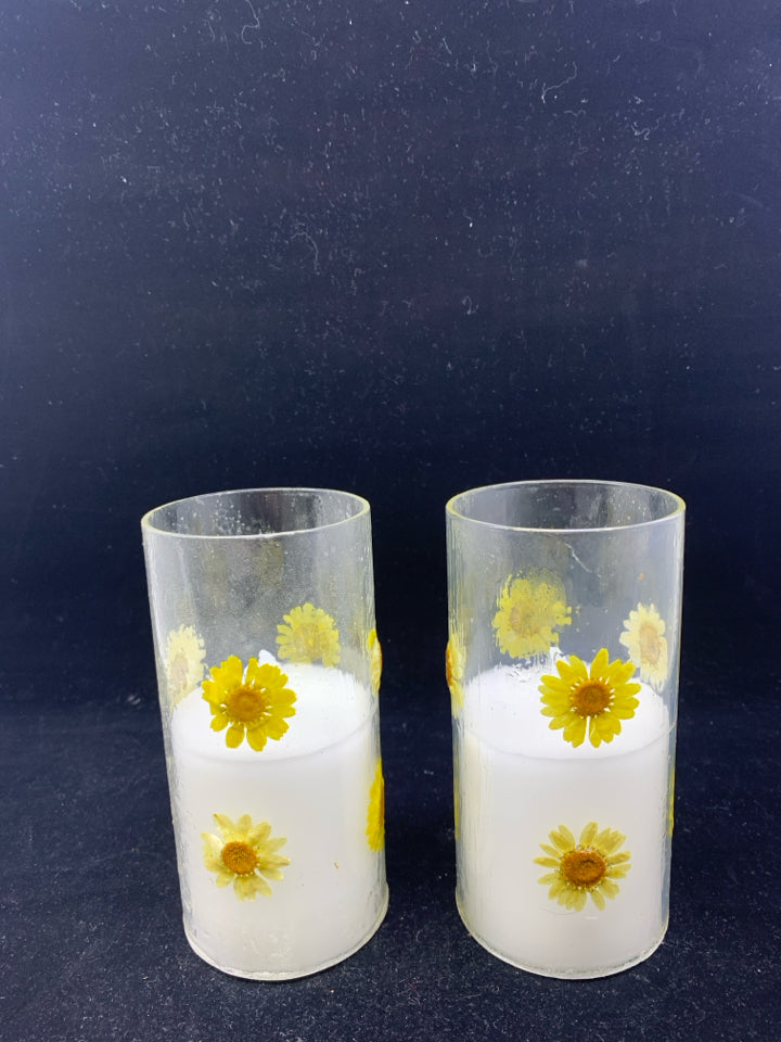 2 LIGHT UP SUNFLOWER CANDLES.