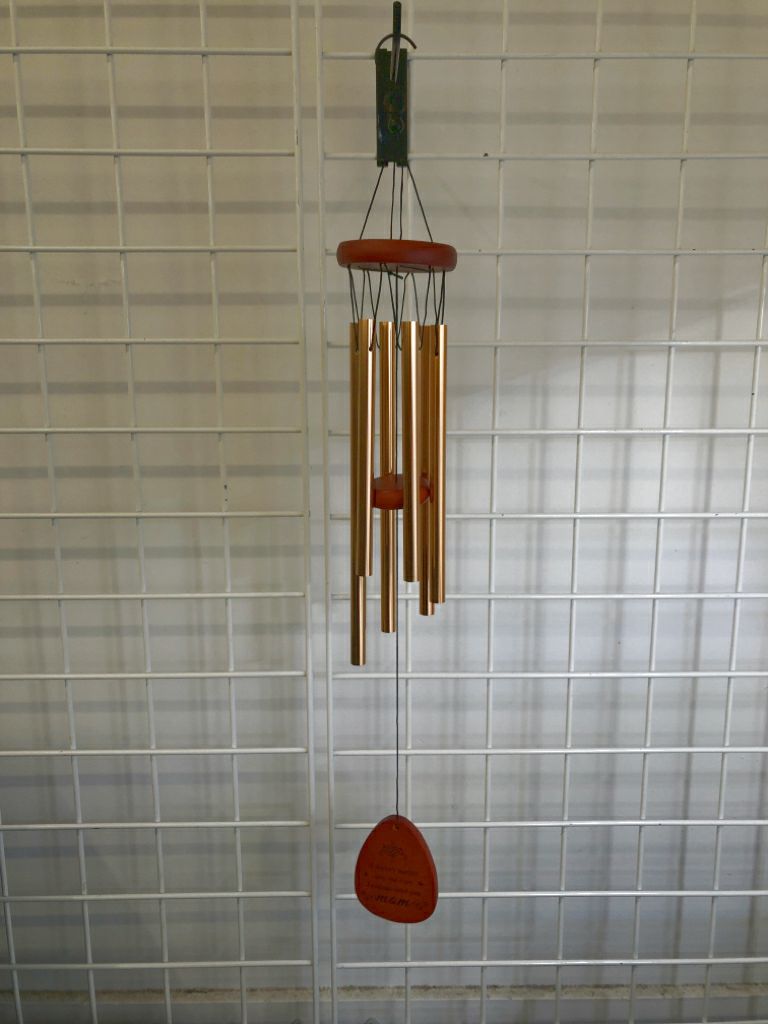 NIB MOM WINDCHIME.