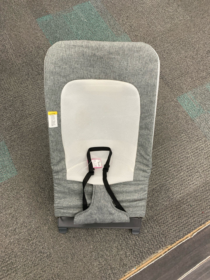Baby Delight Alpine Deluxe Portable Bouncer, Charcoal Tweed
