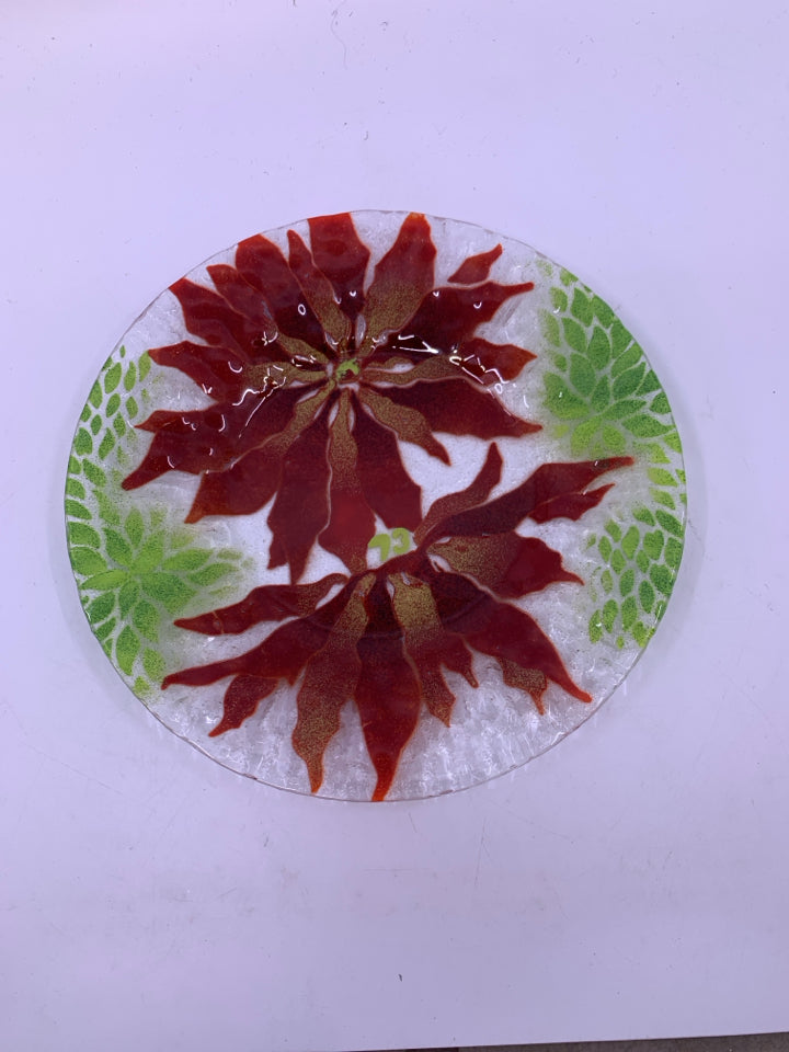 6 ASSORTED FUSED GLASS FLORAL DINNER PLATES.