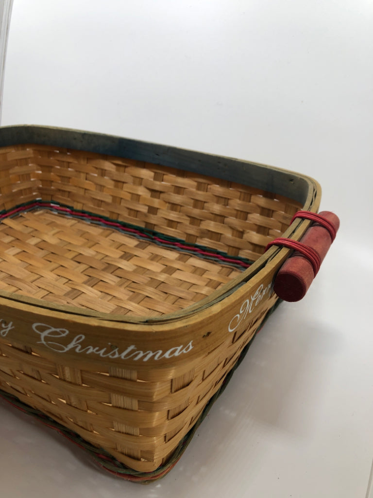 MERRY CHRISTMAS BASKET W/WOOD CHARMS.