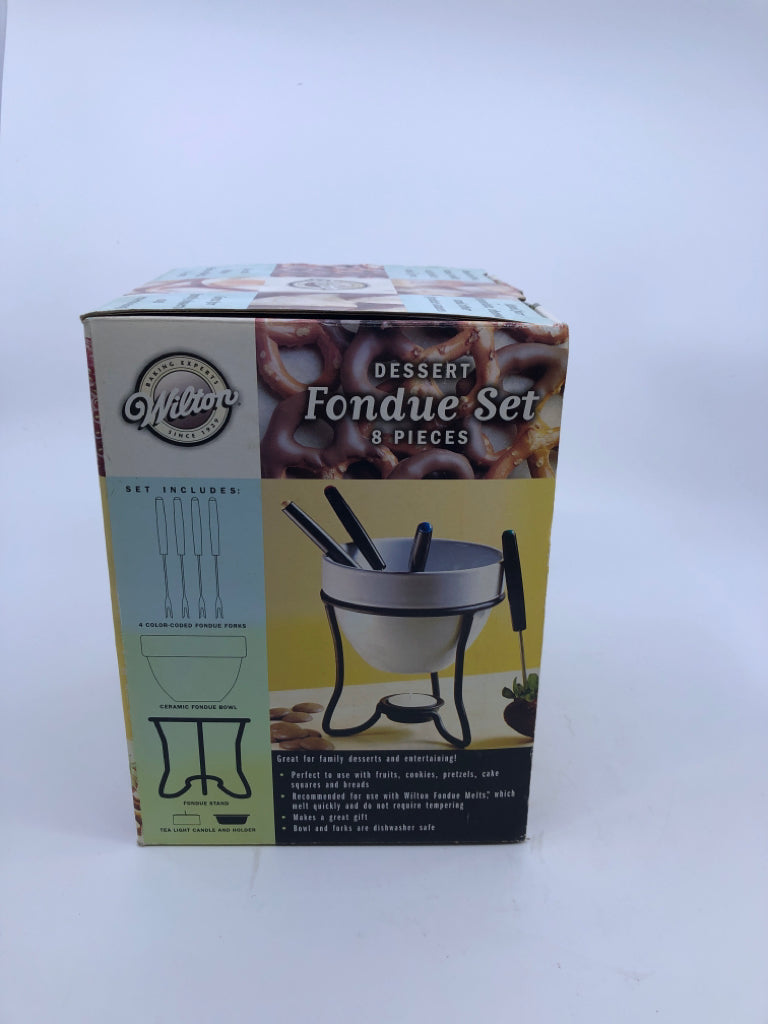 NIB WILTON FONDUE SET.