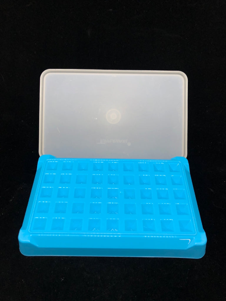 TUPPERWARE MEAT TENDERIZER W/LID.