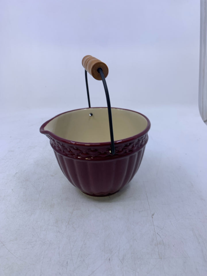 MAROON BOWL W/ SPOUT & HANDLE.