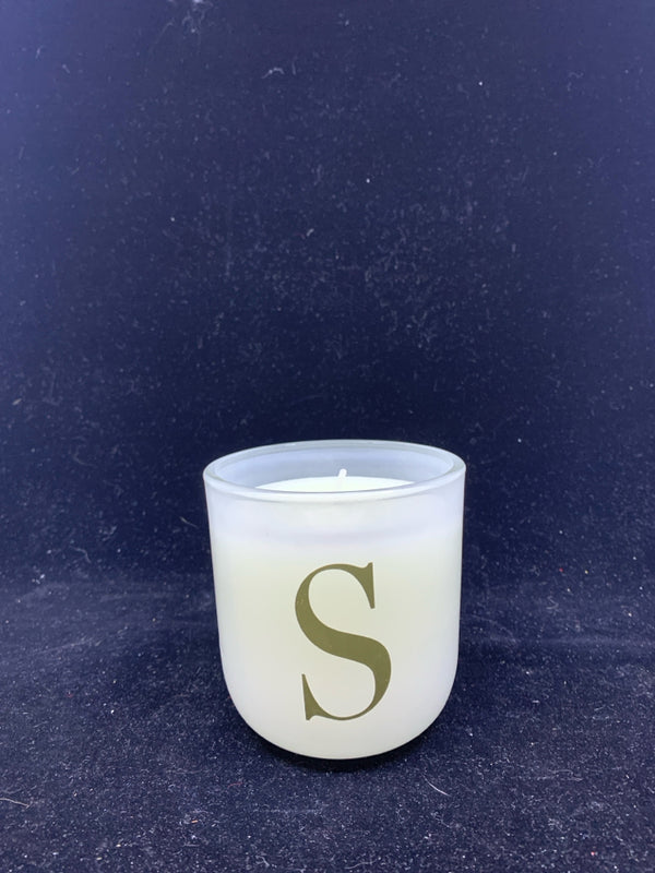 WHITE "S" CANDLE.