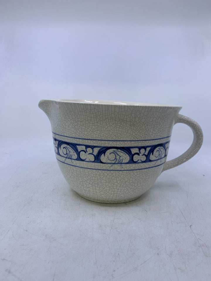 WHITE CRACKLE MIXING BOWL W/ HANDLE SPOUT.