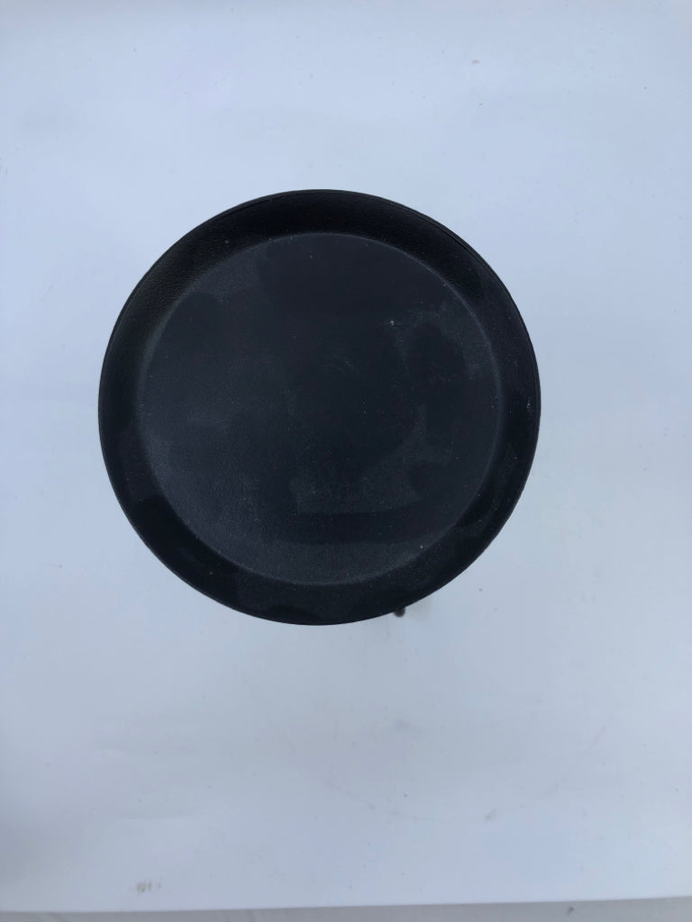 BLACK SCROLL LONGABERGER PILLAR CANDLE HOLDER.