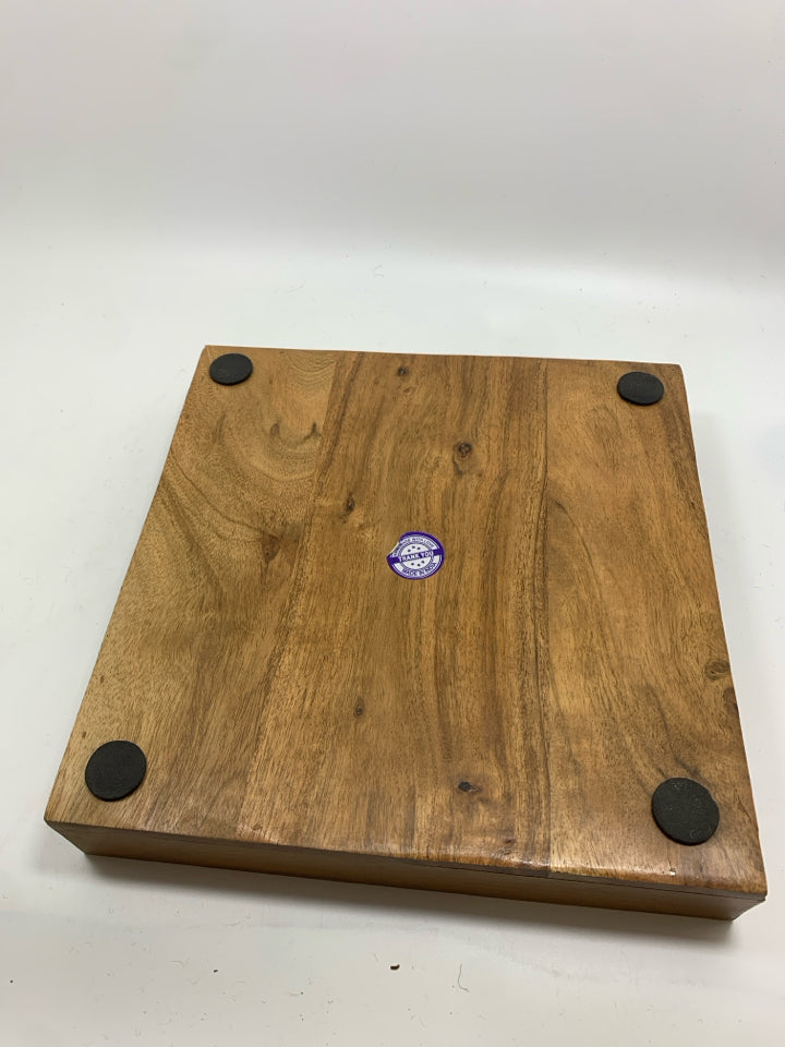 SQUARE WOOD TRAY.