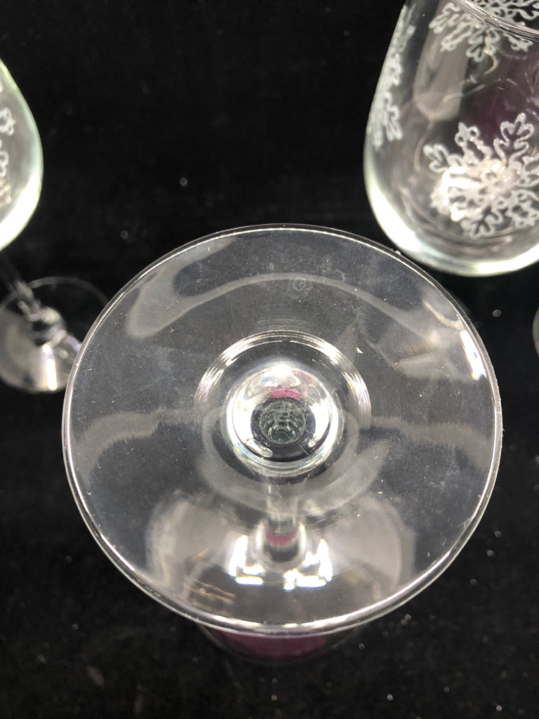 4 WINE GLASSES W GLITTER SNOWFLAKES.