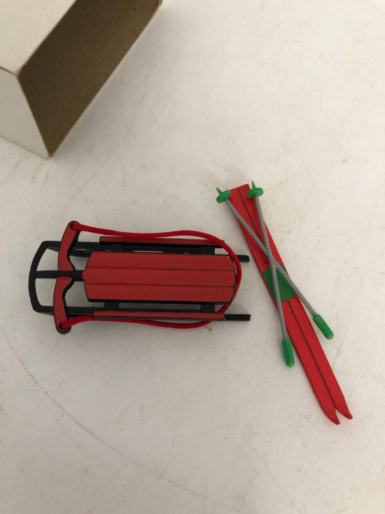VILLAGE METAL SLED/SKIS ACCESSORIES DEPARTMENT 56.