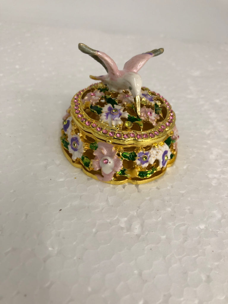 GOLD METAL W/ HUMMINGBIRD PINK/PURPLE FLOWERS TRINKET BOX.