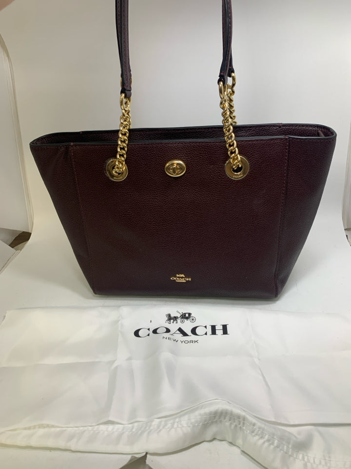 Coach 57107 Turnlock Chain Pebbled Leather Tote Shoulder Bag *Minor Exterior Wea