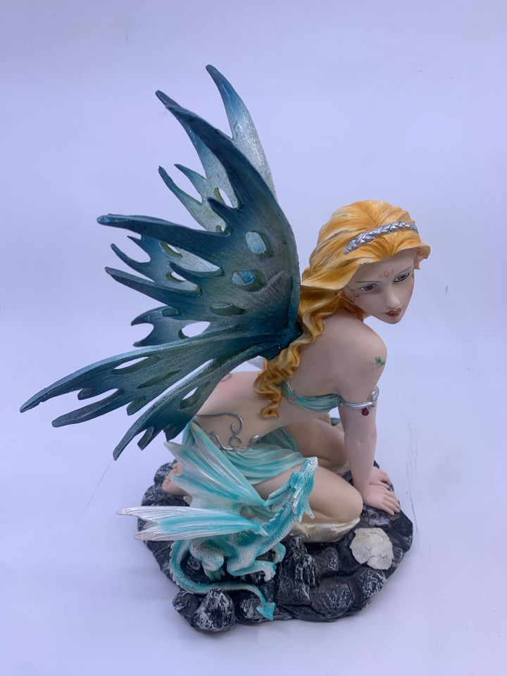 RESIN RED HAIRED FAIRY W/ REMOVABLE BLUE WINGS BABY DRAGONS FIGURE.