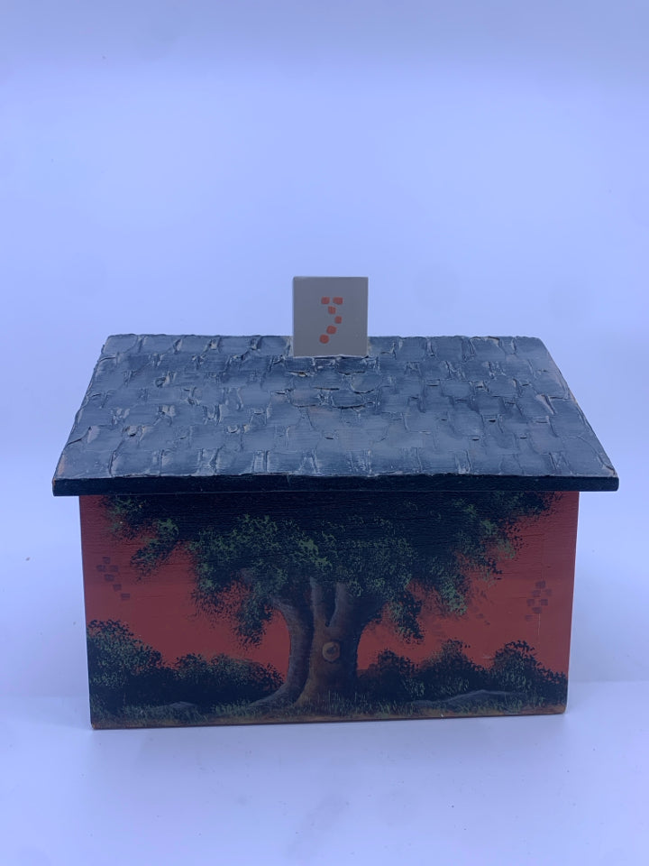 WOOD ANTIQUES STORE WITH REMOVABLE ROOF.