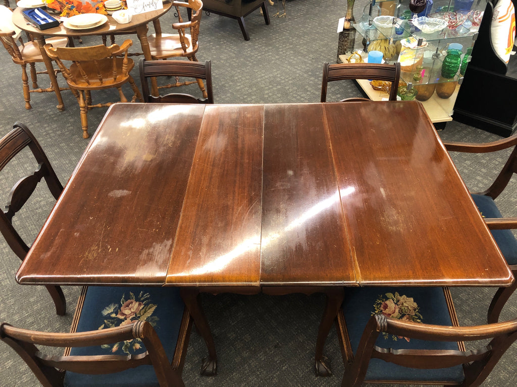 DARK WOOD TABLE W 6 CHAIRS 2 LEAVES.