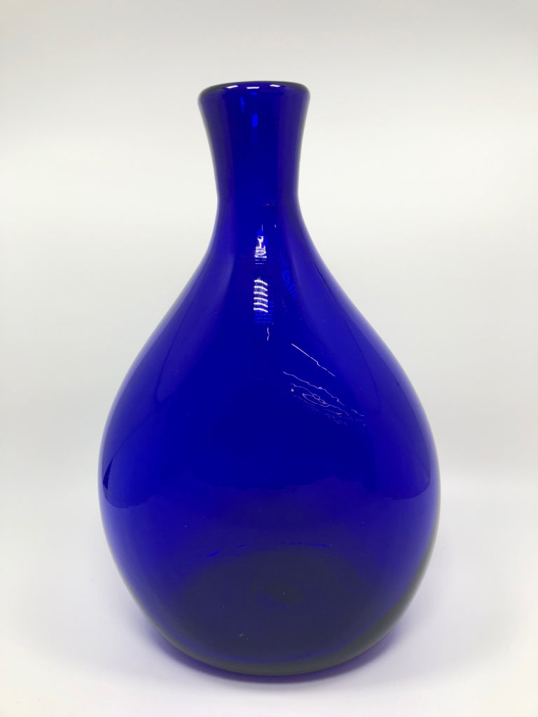 COBALT BLUE GLASS VASE.