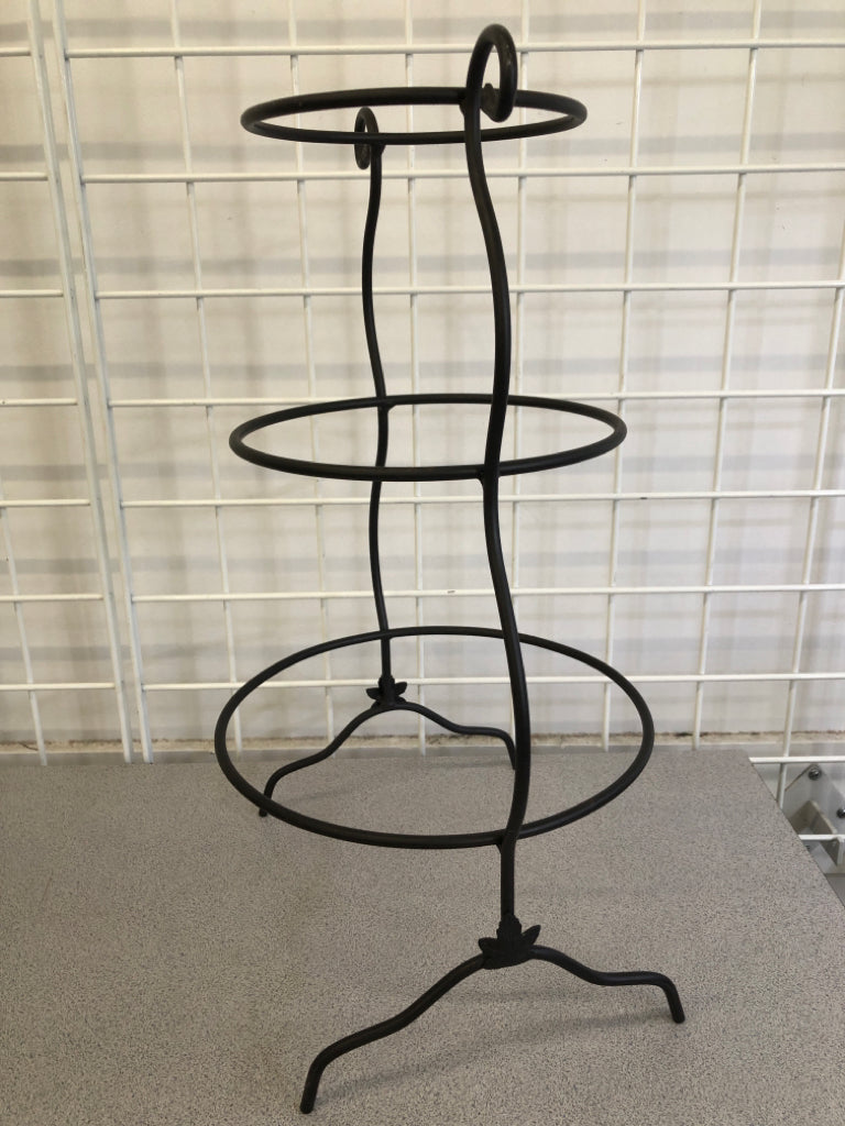 3-TIER LONGABERGER PLATE STAND W/LEAF.