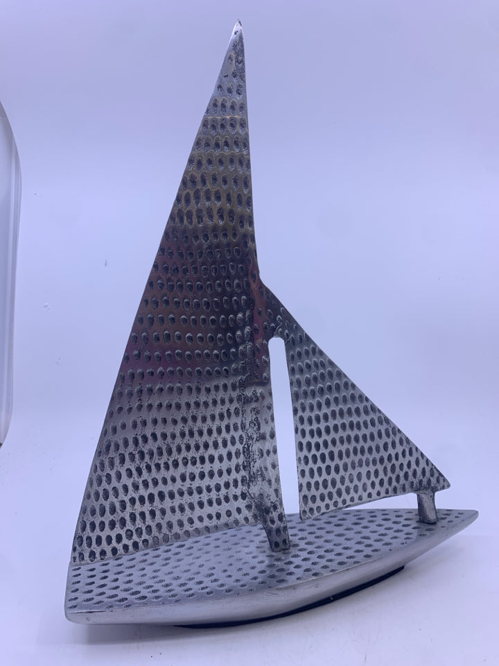 SILVER METAL HAMMERED SAILBOAT.