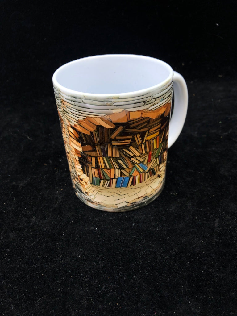 BOOK SHELF MUG.