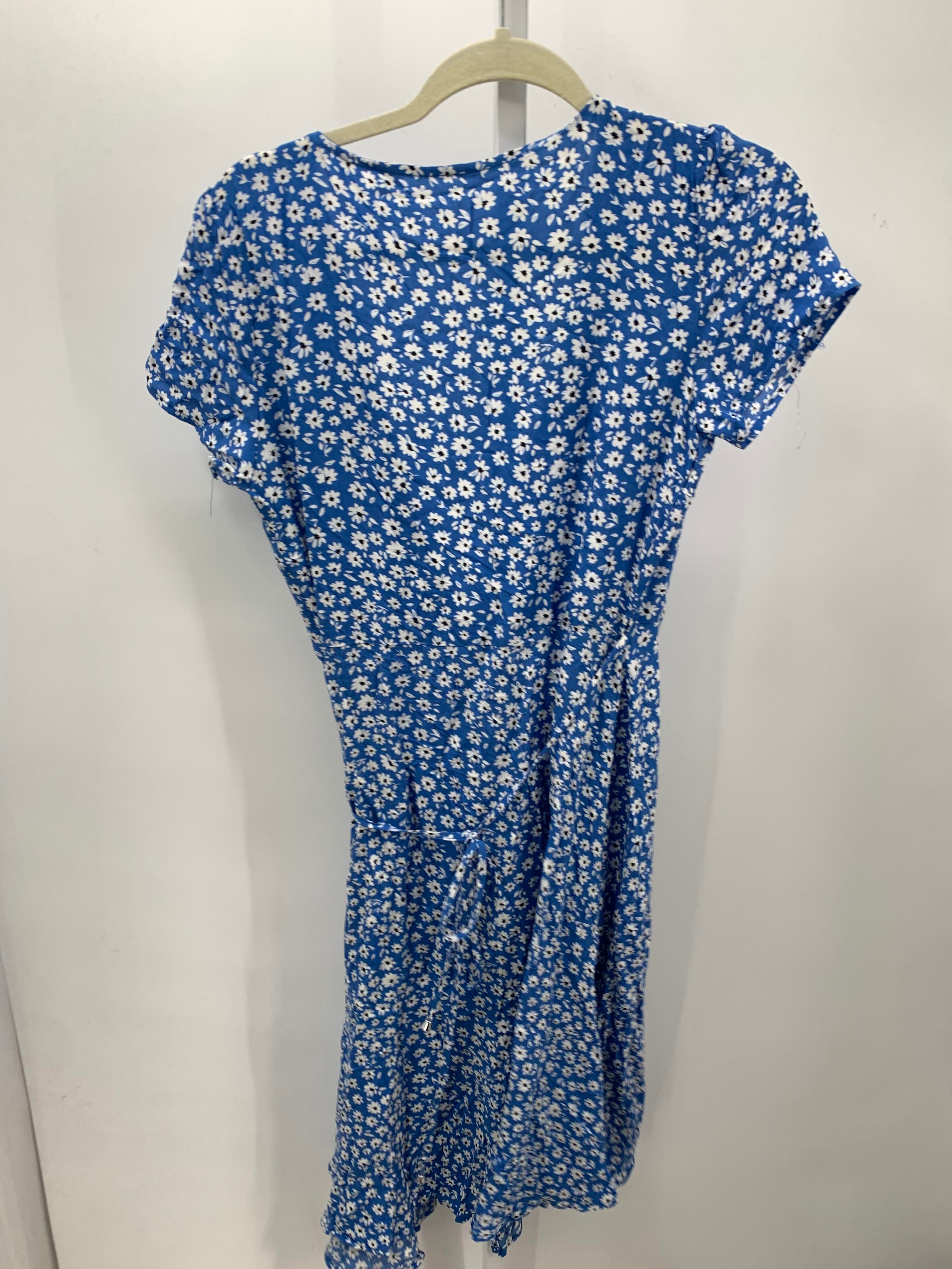 Size Medium Misses Short Sleeve Dress