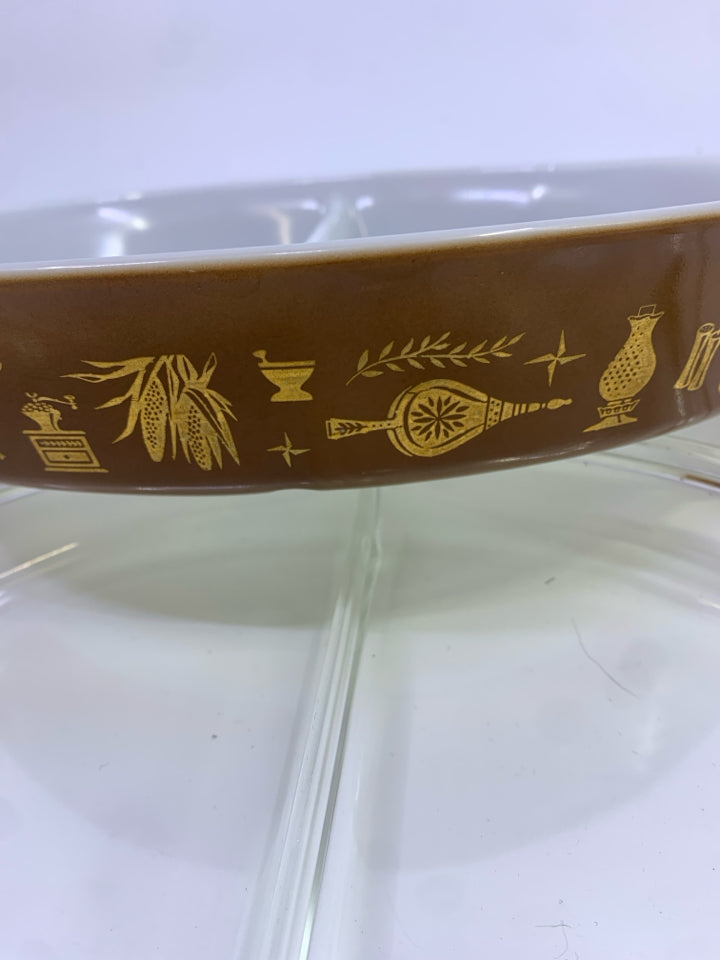 2PC VTG BROWN PYREX DISH GOLD ACCENTS W/DIVIDER & LID.