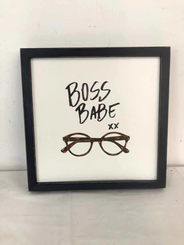 BOSS BABE WALL HANGING.