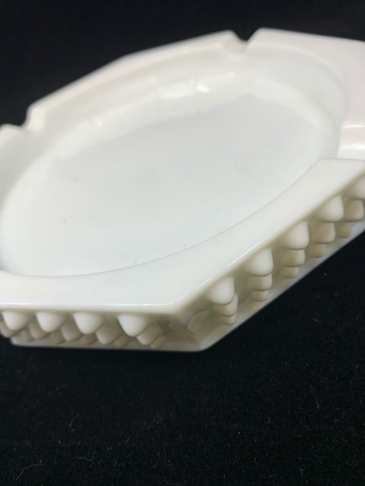 VTG MILK GLASS HOBNAIL ASHTRAY.