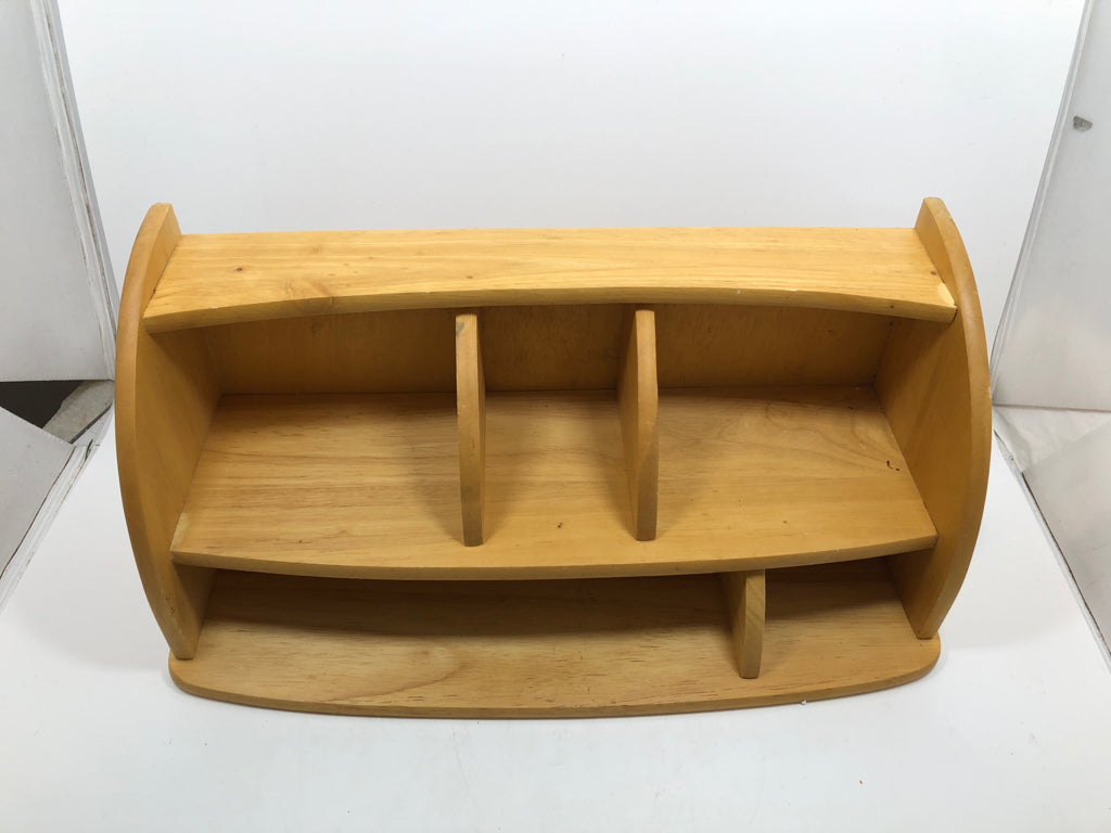 DIVIDED WOODEN ORGANIZER.