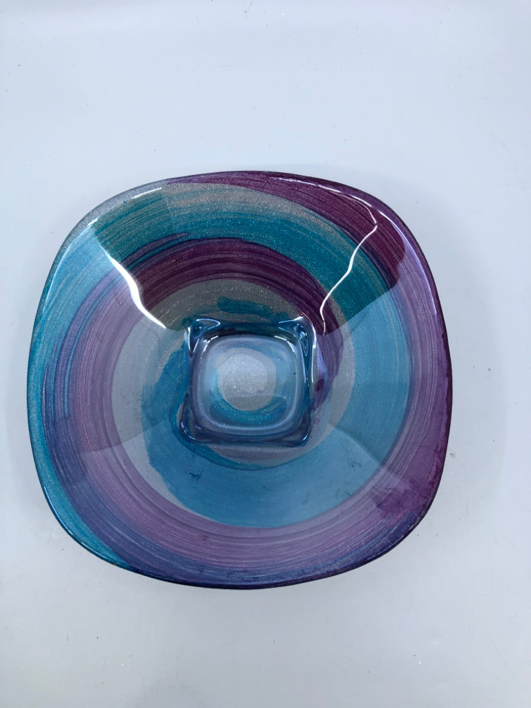 SMALL PURPLE AND TEAL SWIRLED CANDY DISH.