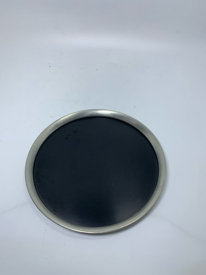 VTG MELAMINE CENTER W/ METAL RIM CIRCLE TRAY.