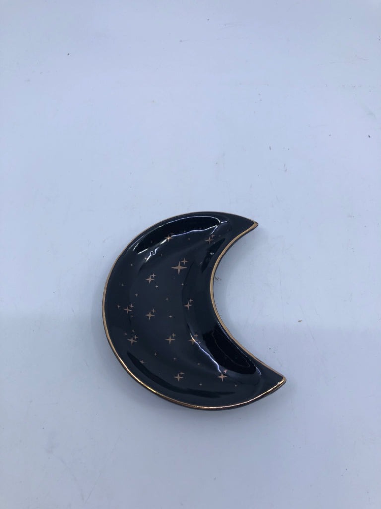 BLACK HALF MOON CATCH TRAY.