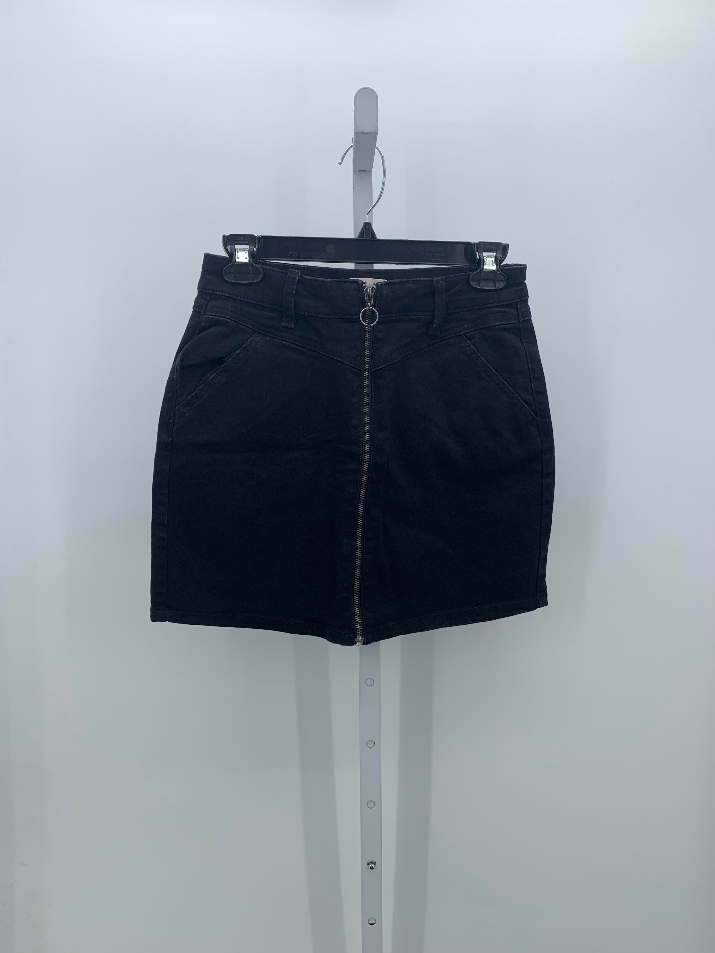 SO Size 7 Juniors Skirt