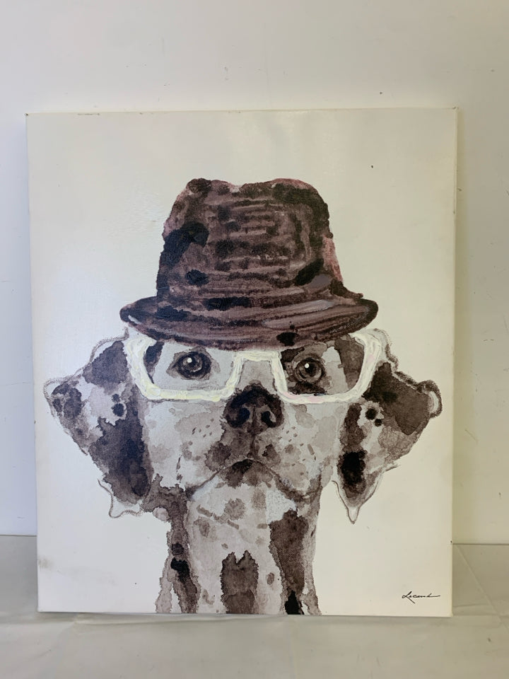 DALMATIAN CANVAS W/ HAT WHITE GLASSES.