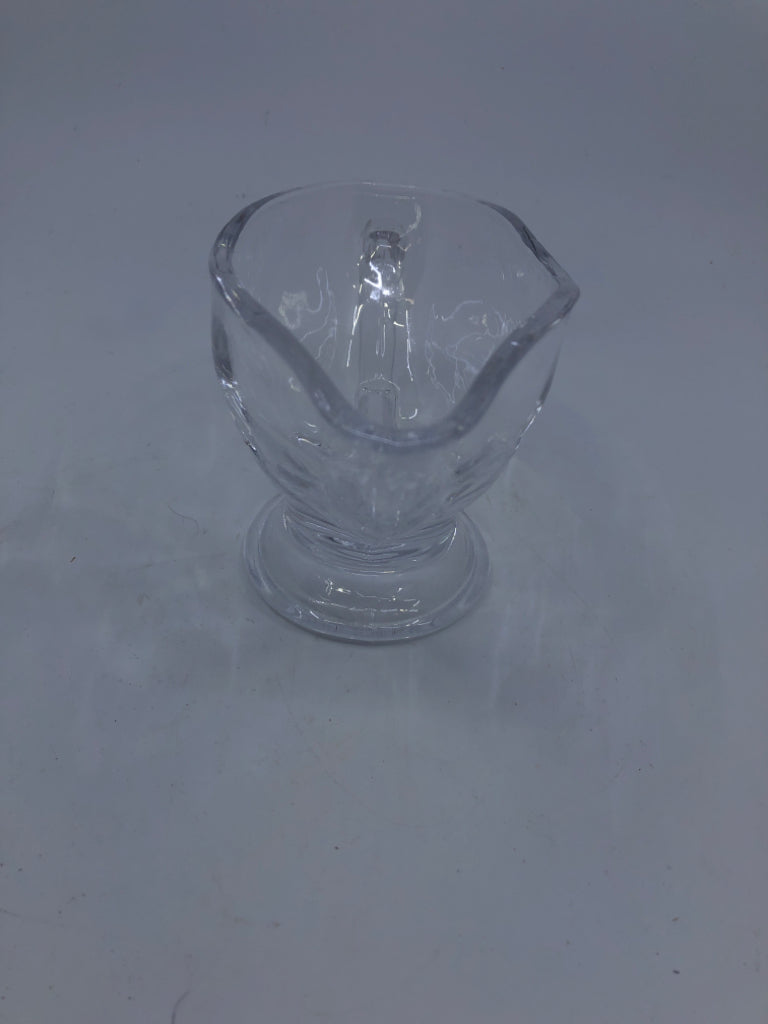 CLEAR FOOTED GLASS GRAVY BOAT.
